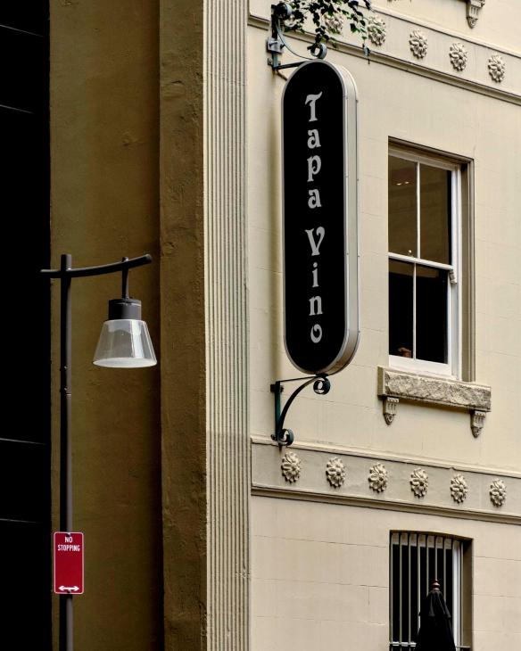 Tapa Vino restaurant