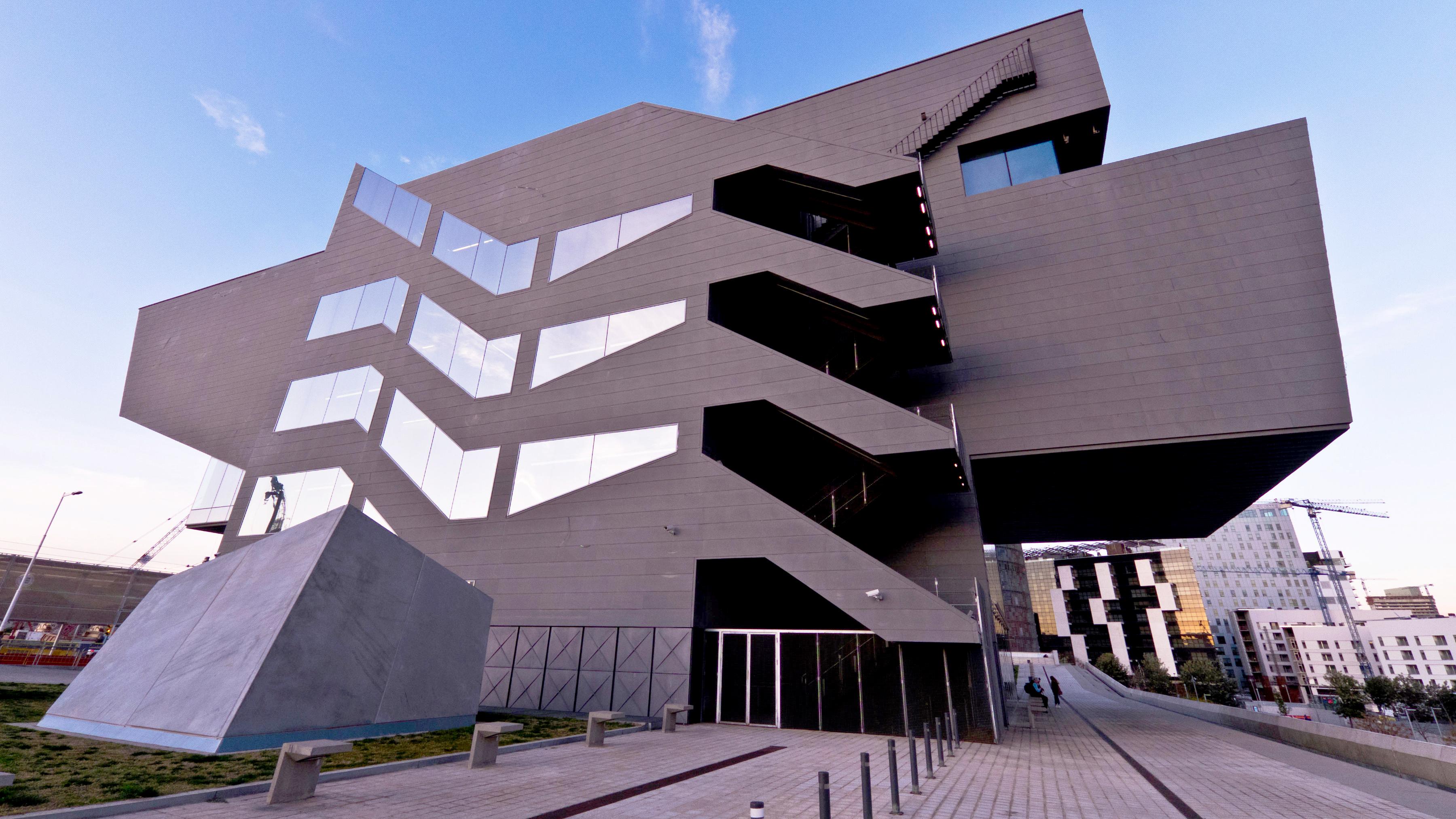 Should a city host a design week?