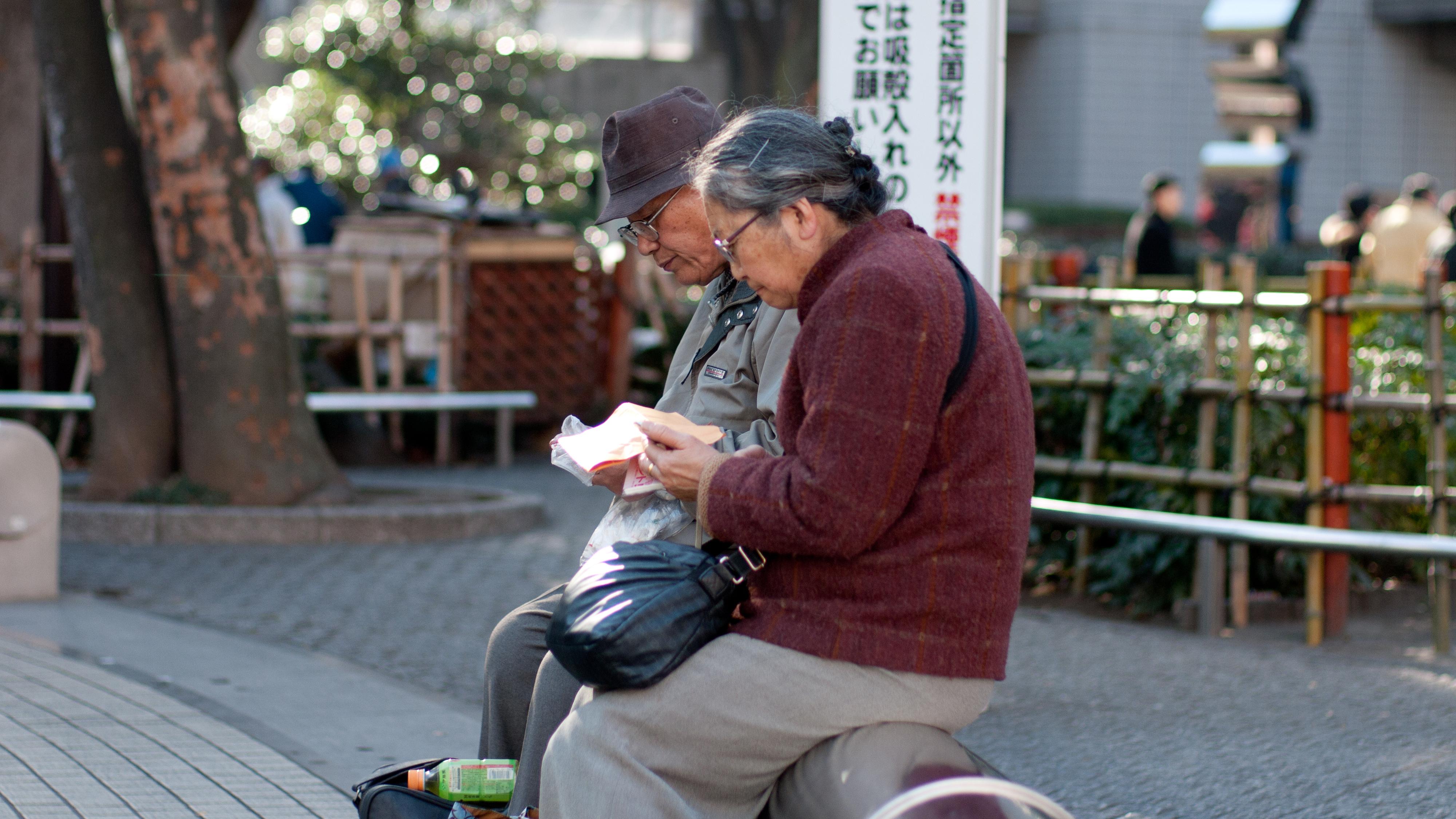 How do we age in our cities?
