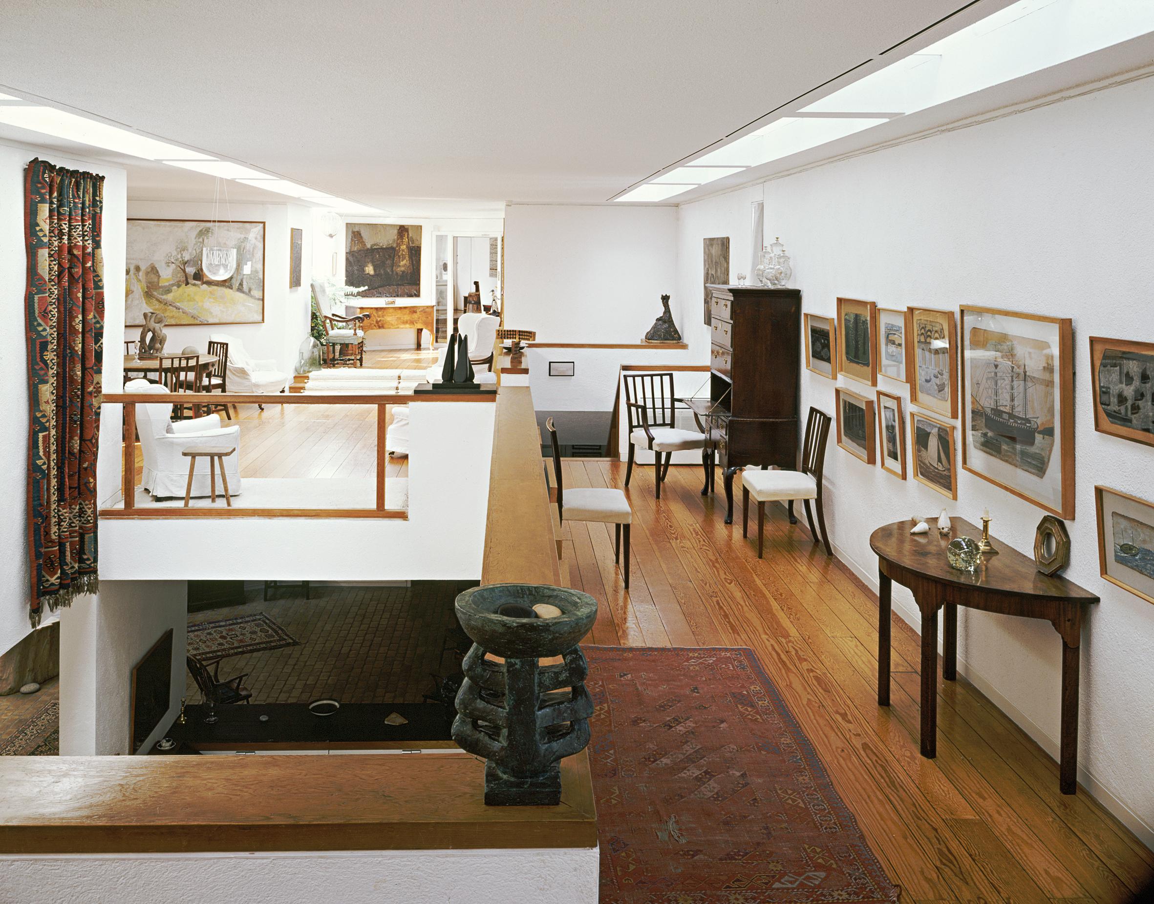 Make a house a gallery