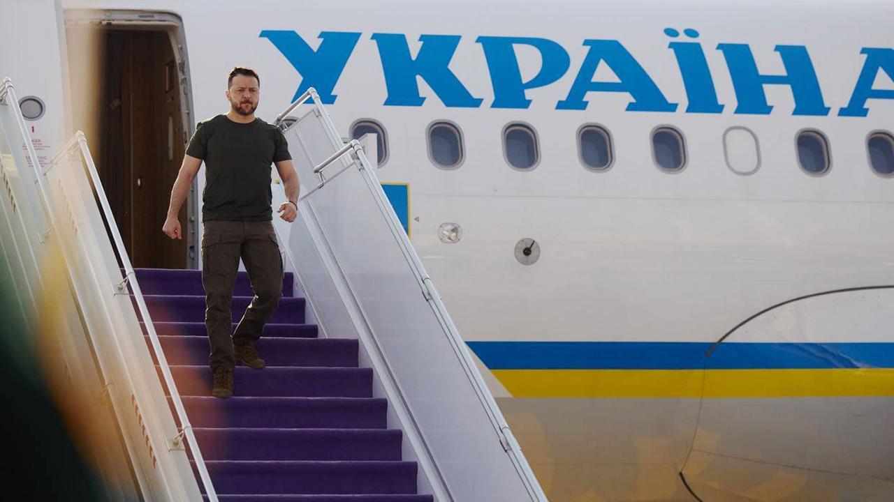Zelensky arrives in Riyadh before US talks 