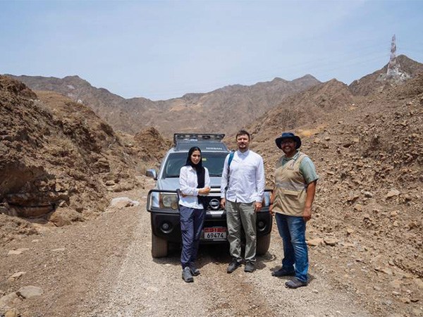 Archaeologist's working for the Abu Dhabi National History museum pictured in nature.
