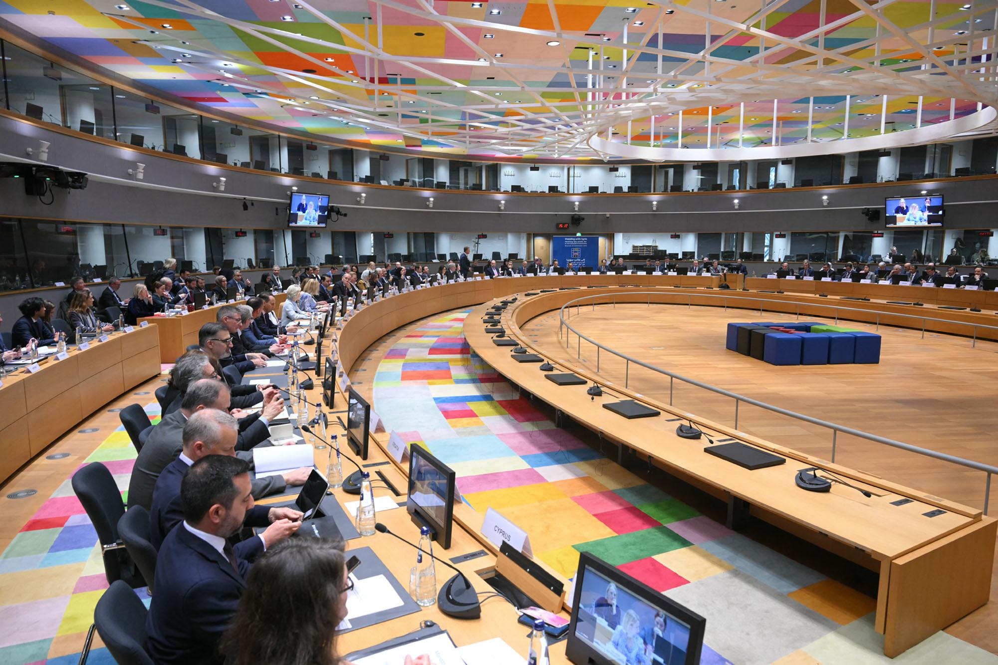 Foreign ministers meet in Brussels to discuss Syria