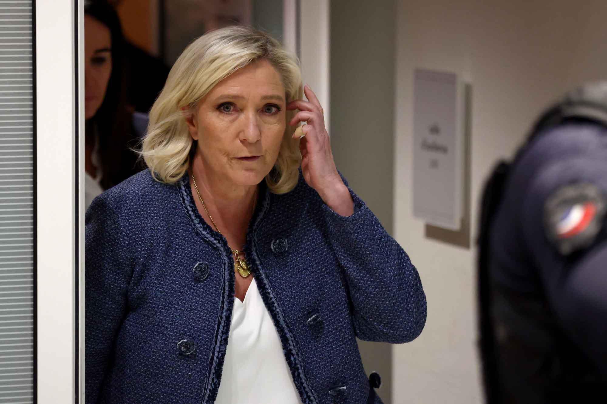 Le Pen banned from running for office