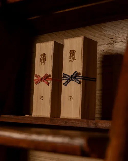 Chowa's wooden packaging