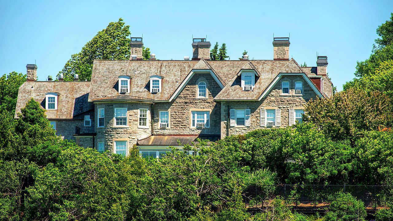 Tall Stories 442: 24 Sussex Drive, Ottawa