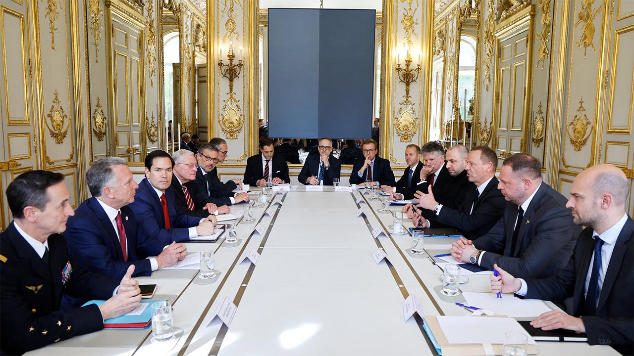 Paris hosts talks on ending the war in Ukraine