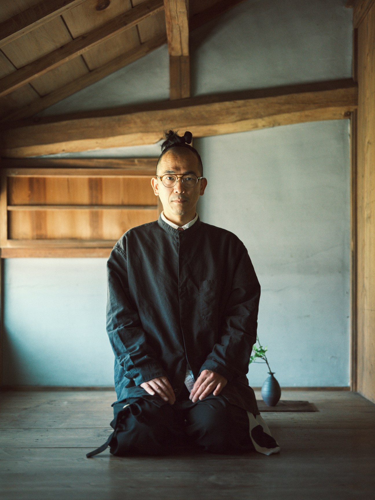 Ikebana’ artist Toru Watarai at Galerie One