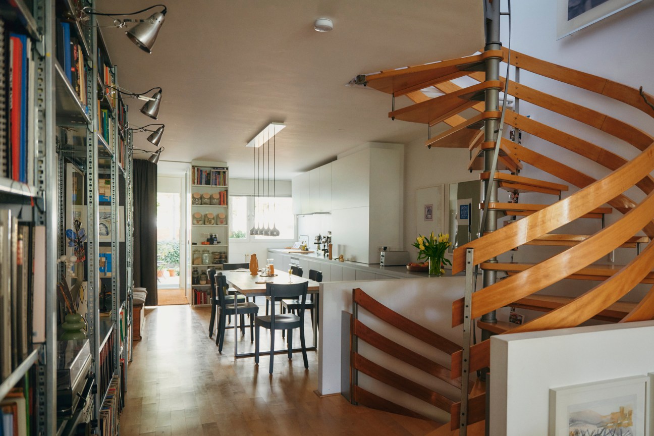 Modern kitchen in the Nieses' apartment