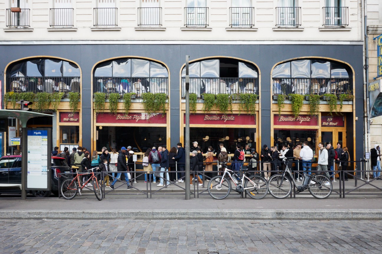 Boullion Pigalle exterior