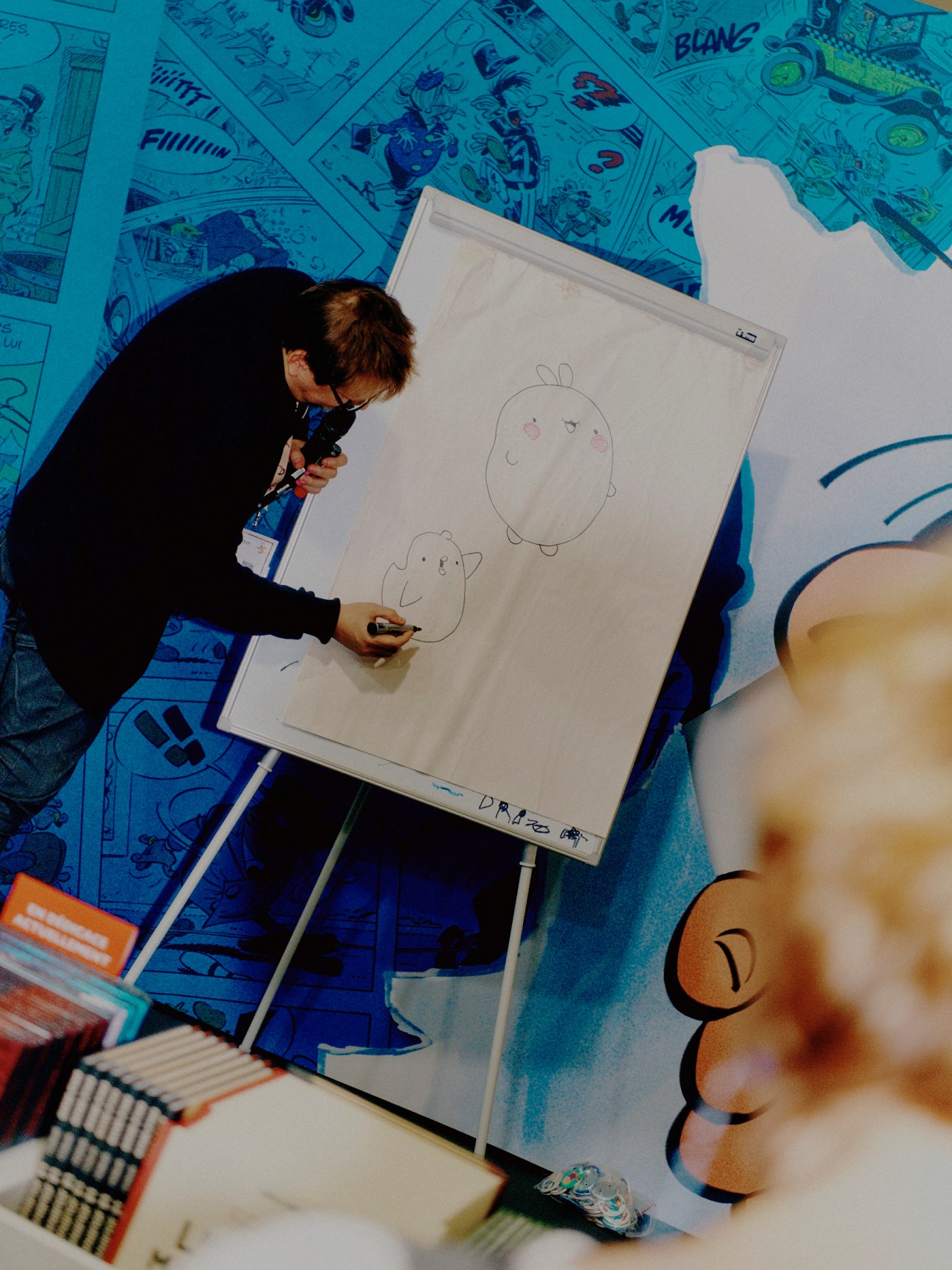 OK, listen to Goroglin. First you draw the body...
