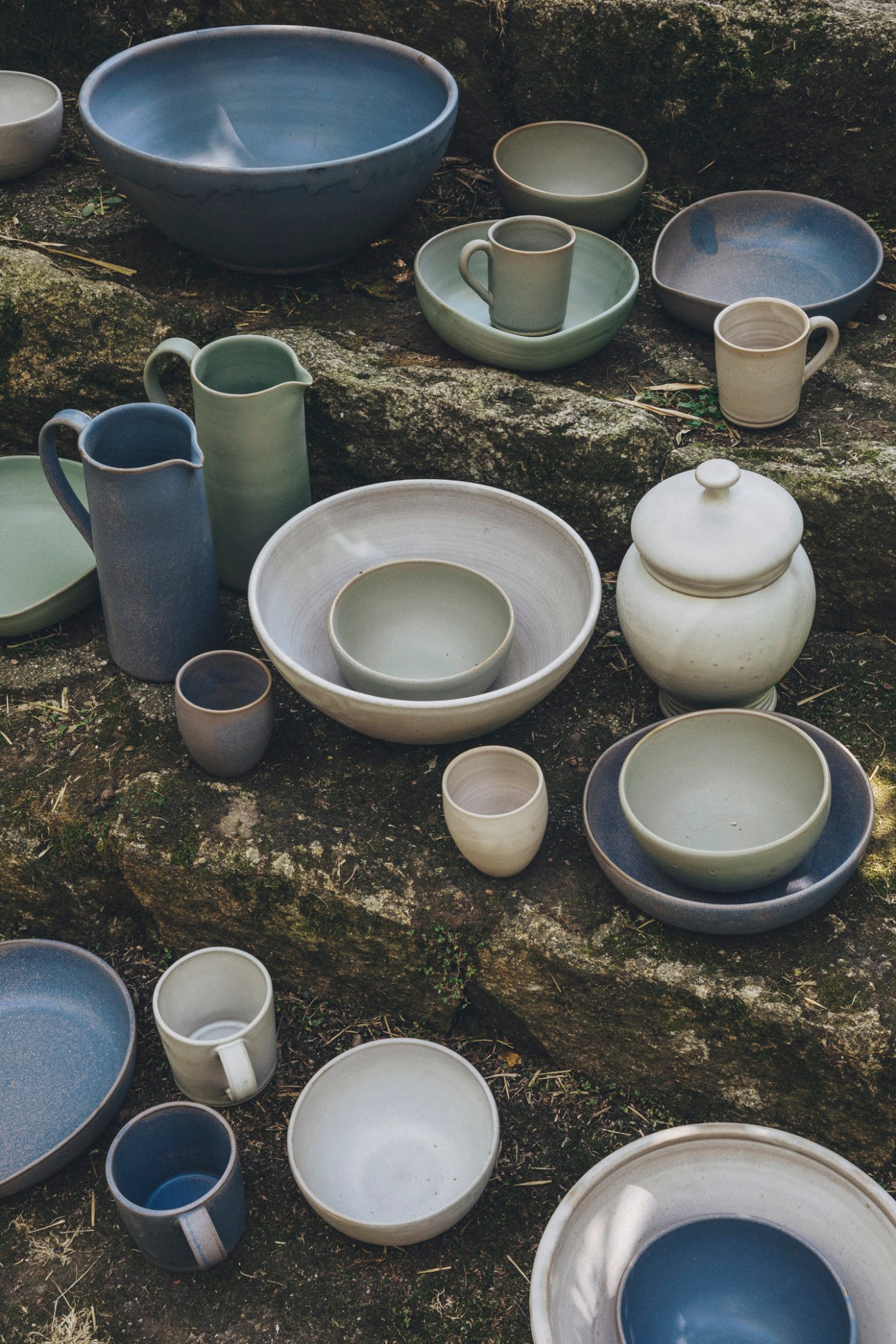 Elegantly simple crockery