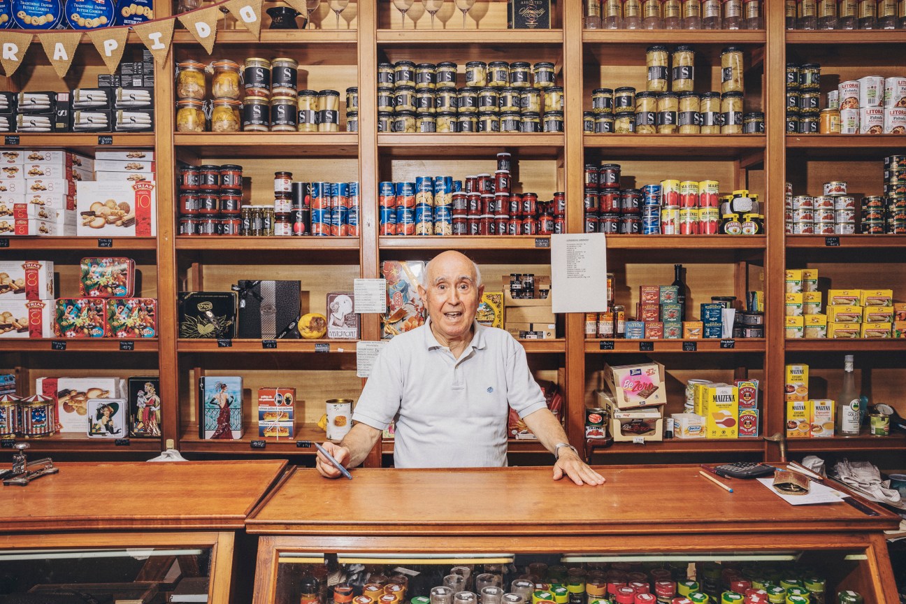 Don Emilio welcomes you to El Rápido