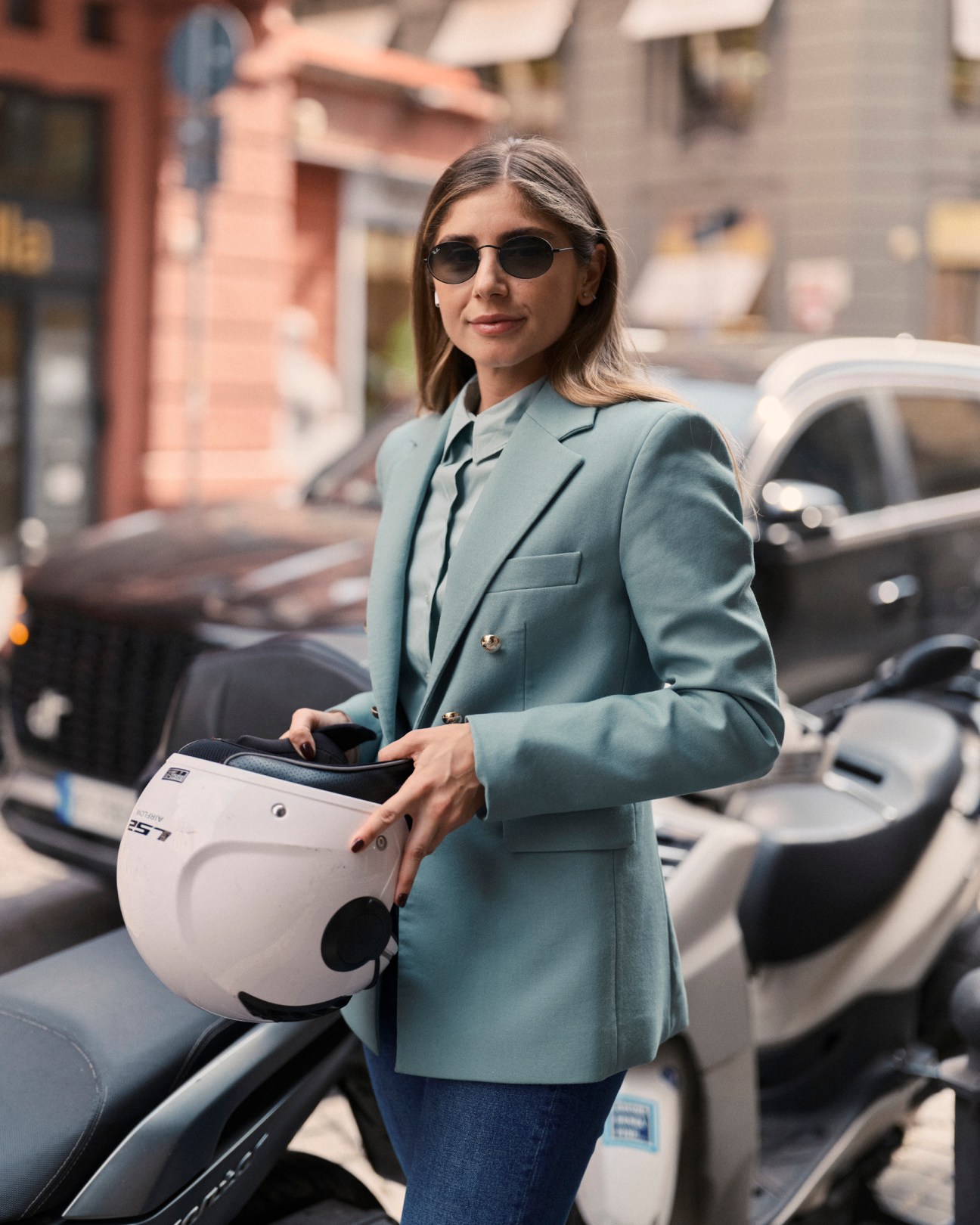 Effortless moped-ready style
