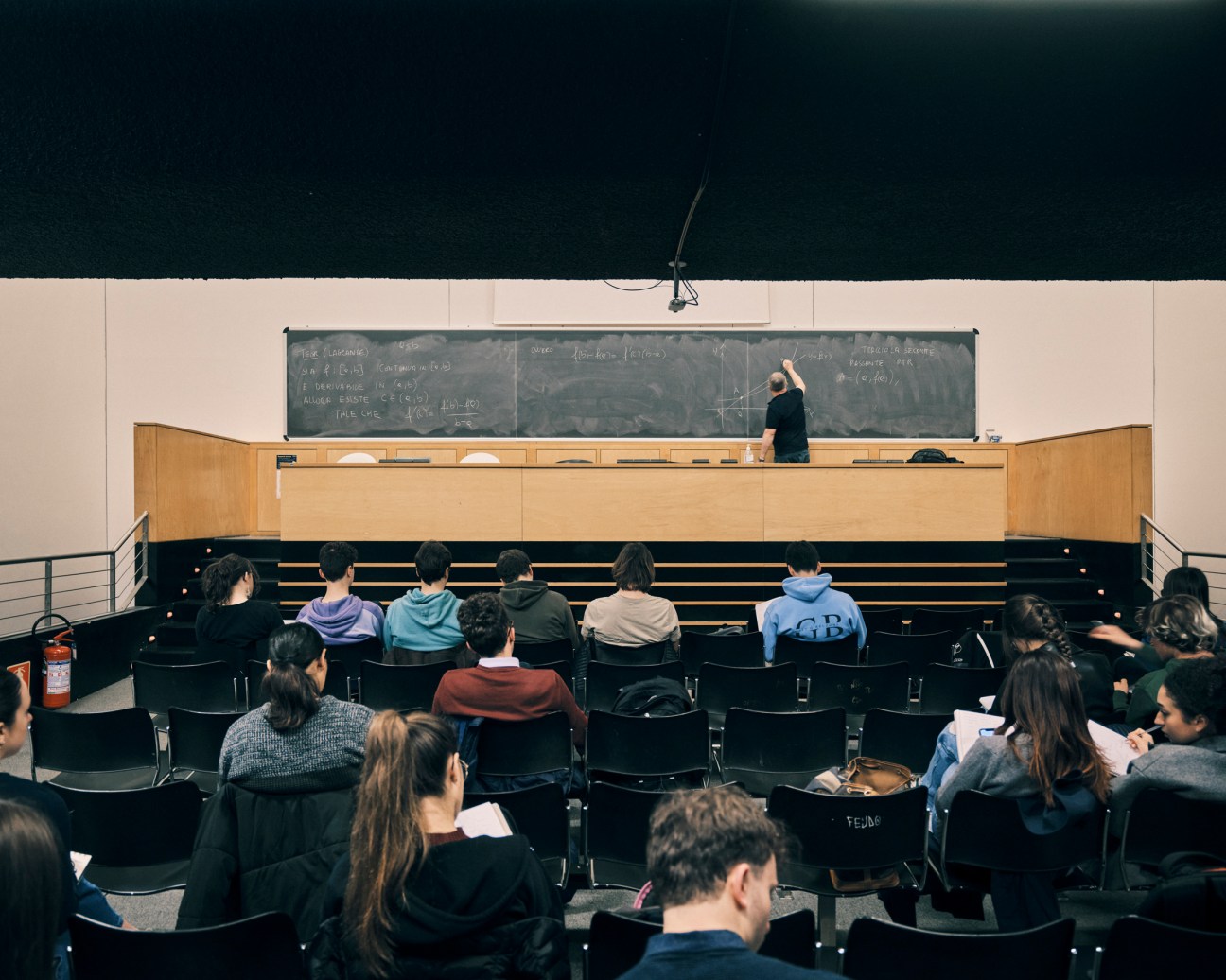 Taking notes during a lecture