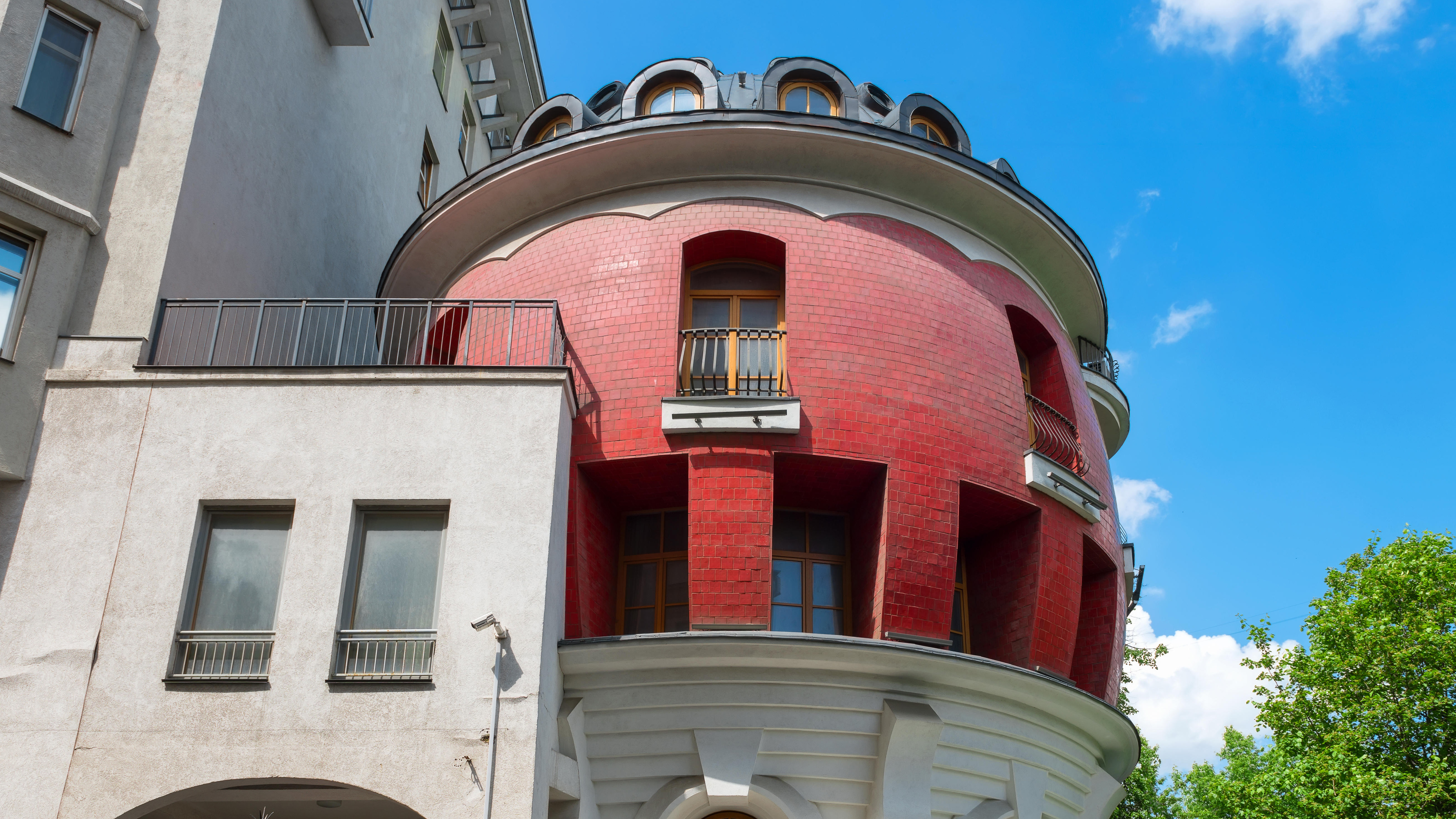 Tall Stories 18: Moscow’s Egg House