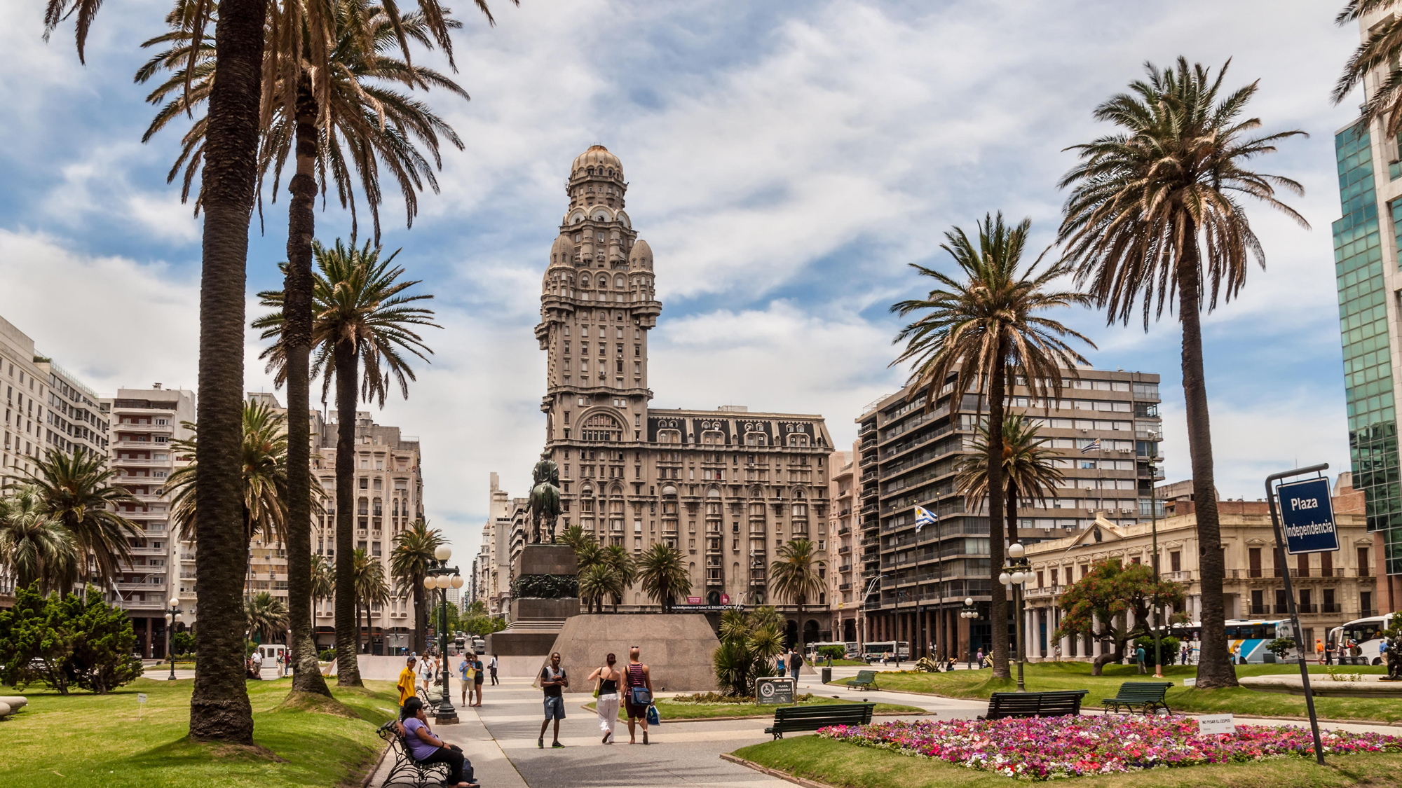 On Design 64: Montevideo’s Palacio Salvo: a towering presence
