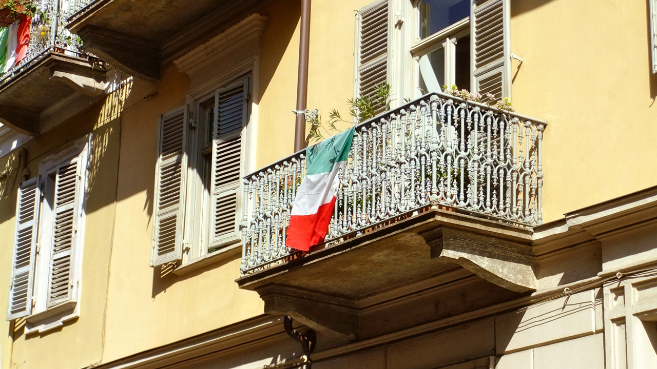 Tall Stories 204: The balcony