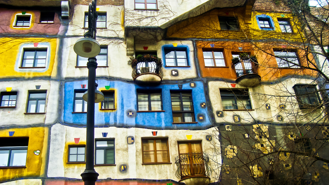 Tall Stories 142: Hundertwasserhaus