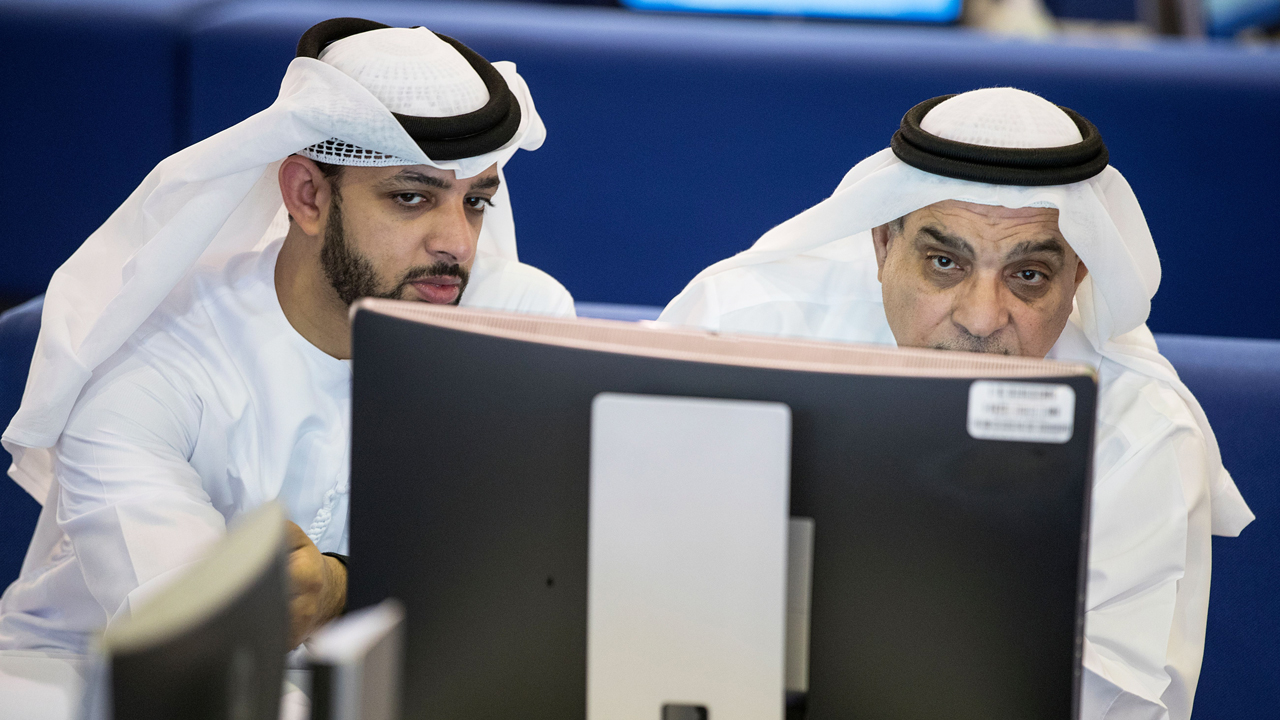 Explainer 206: Why are oil prices dropping?