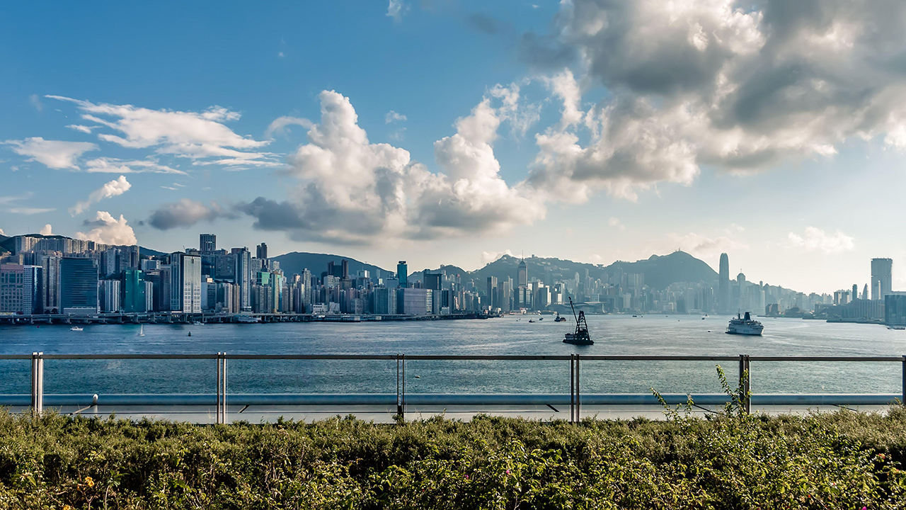 Bays, beaches and riverbanks