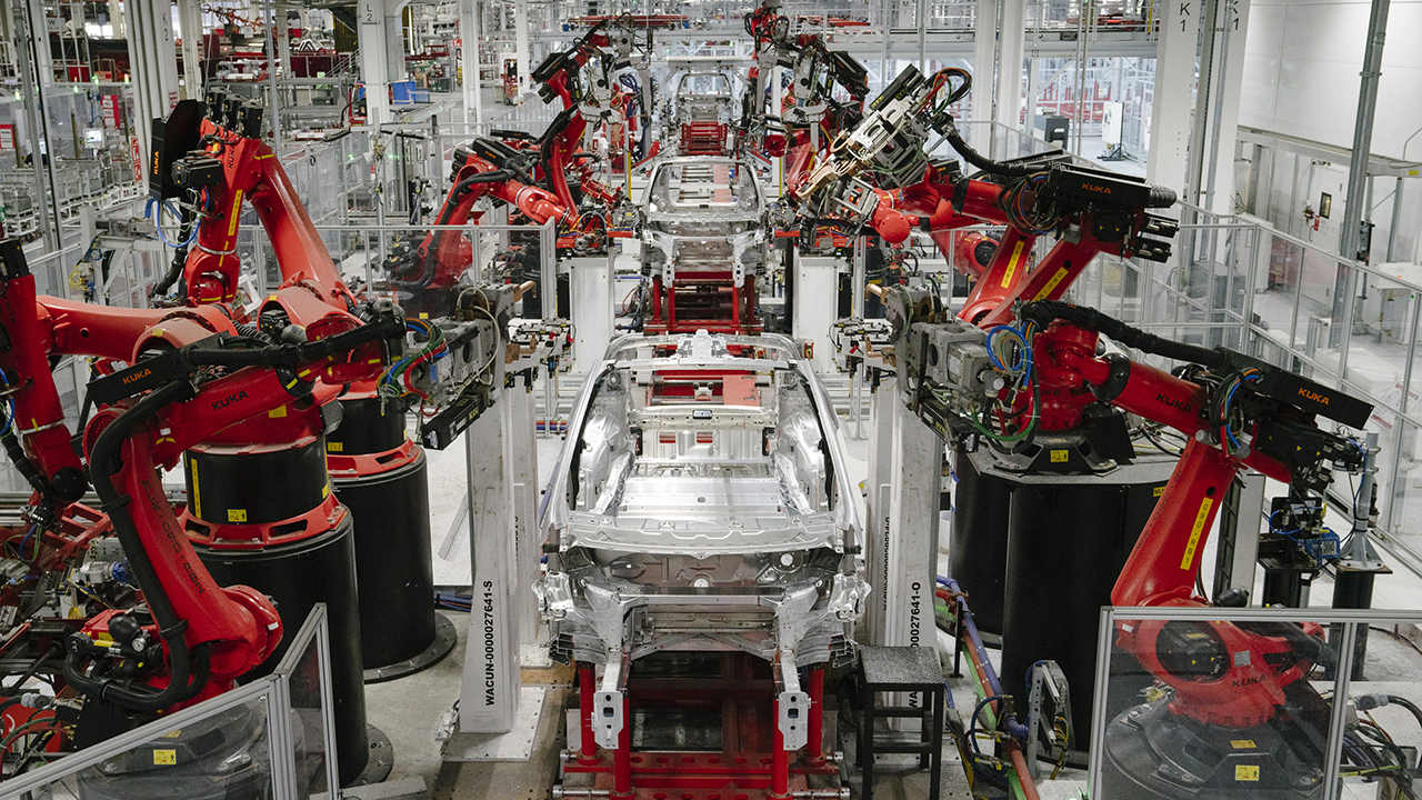 Electric vehicles: the road to cost parity