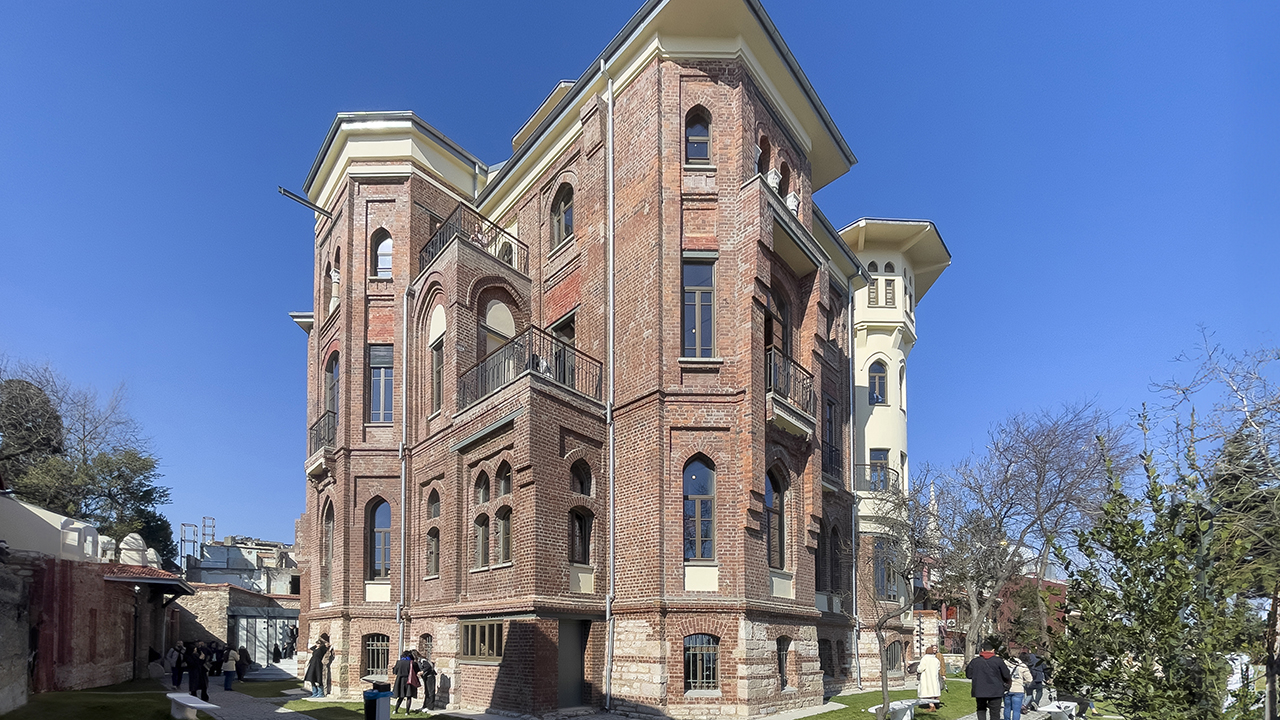 Tall Stories 401:  Bulgur Palace, Istanbul