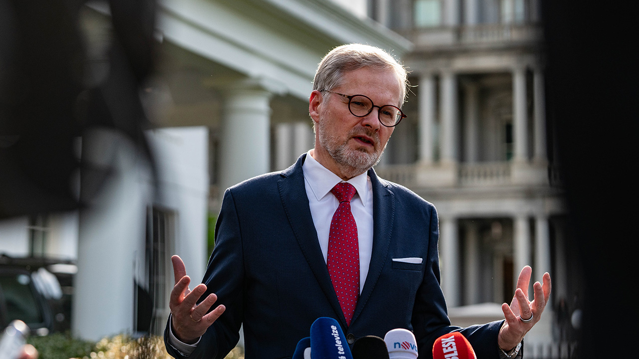 Czech coalition crisis and Paris Fashion Week