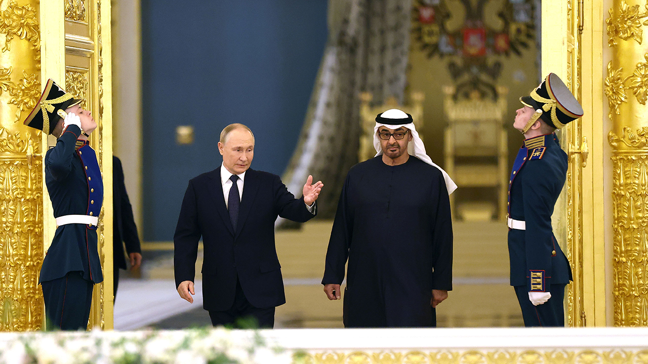 Putin plays host to Brics leaders