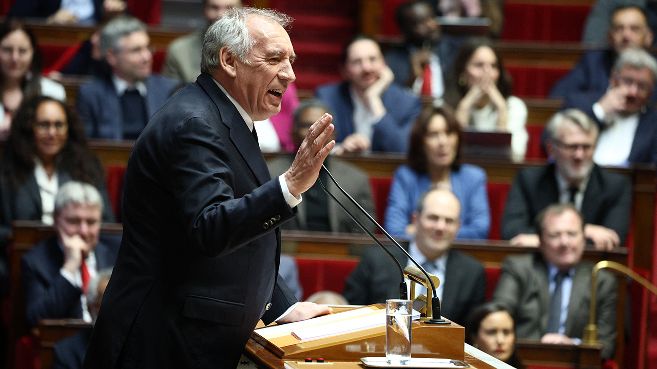 François Bayrou’s first policy speech and Poschiavo’s gold medal