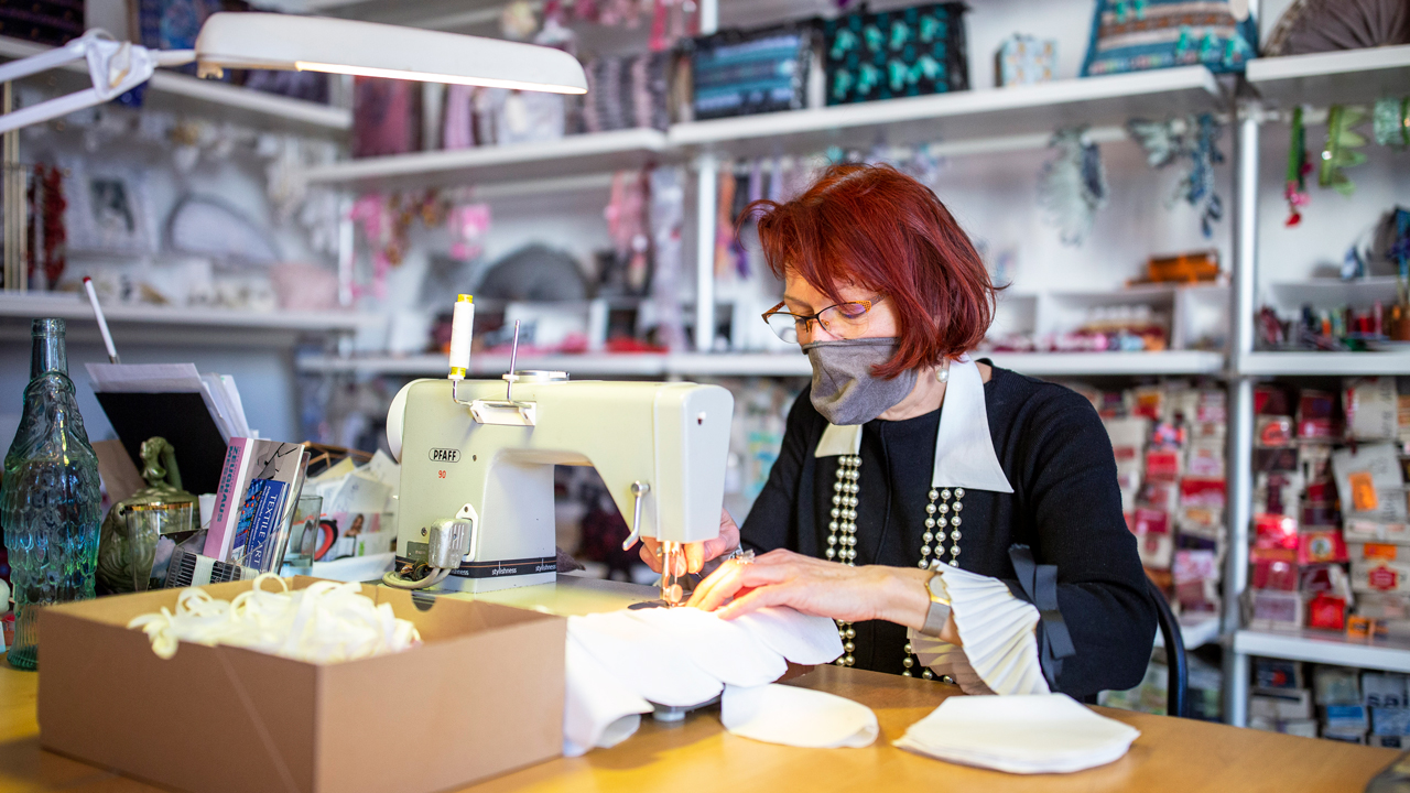 Extra: Fashion comes to the rescue